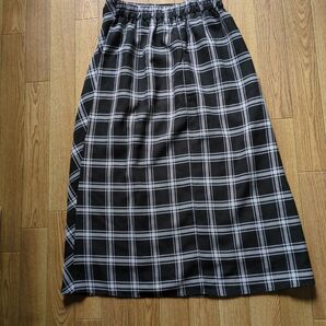 チェック柄スカート