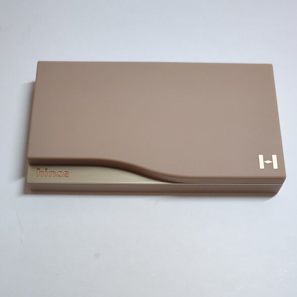 hince ニューデップスアイシャドウパレット 04 ザ・ナラティブ9.8g