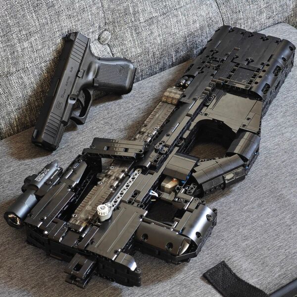 フルサイズ LEGO P90 モデル ブロック電動ガン ライト&レーザー付き
