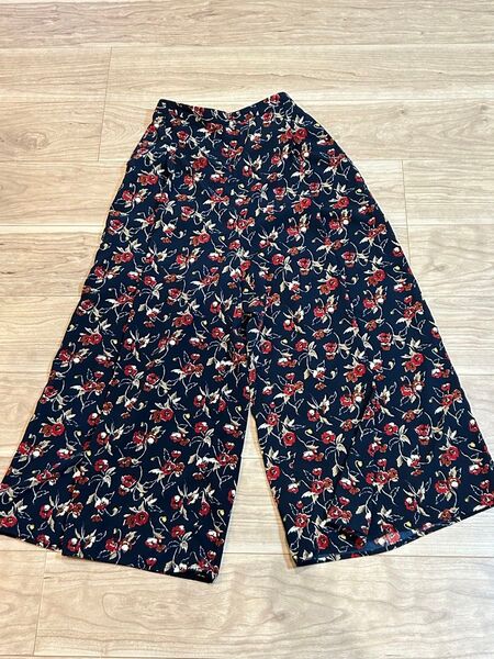 GU 花柄 ガウチョパンツ