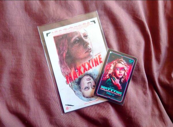 即日発送 MaXXXine マキシーン ムビチケ一般一名&ムビチケ特典ポストカードセット