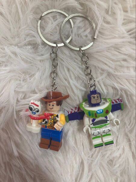 トイストーリー ウッディ バズ ブロックキーホルダー レゴ互換 ジャラジャラ