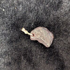 【鉄隕石】ゲベルカミル隕石 ペンダントトップ
