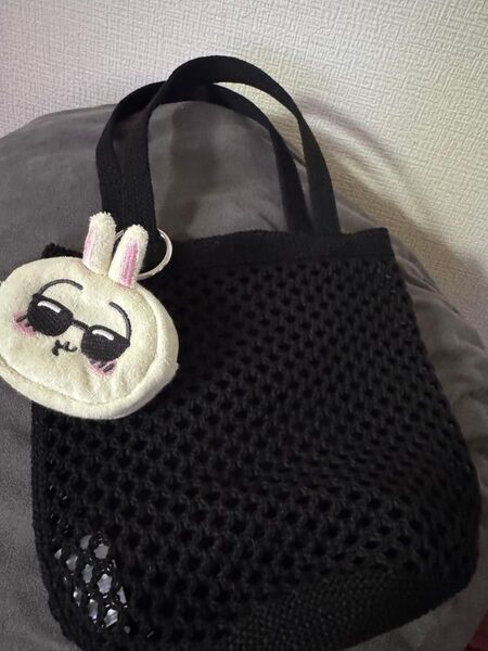 ちいかわ 未使用品 GU うさぎ バッグ 黒 ポーチセットバッグ