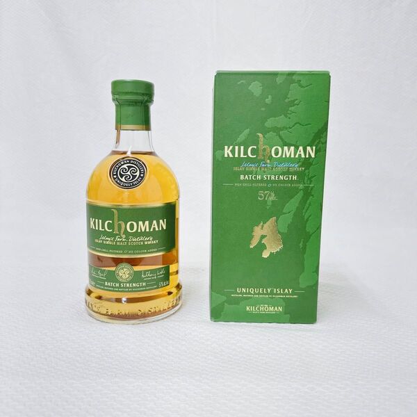 キルホーマン バッチストレングス 700ml シングルモルトスコッチウイスキー KILCHOMAN BATCH STRENGTH