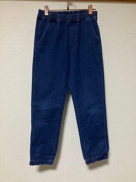 美品 ユニクロ キッズデニムパンツ L 135-145サイズ ブルーデニム裾ゴム