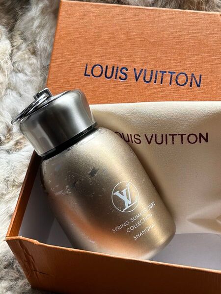 ルイヴィトン LV 上海春夏2022コレクション 金 ノベルティ タンブラー