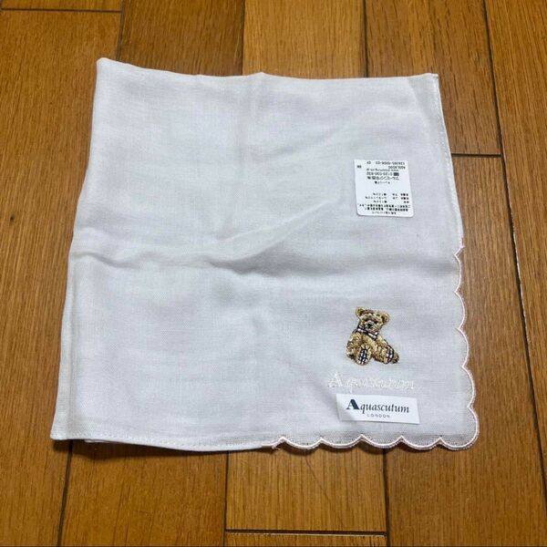 Aquascutum アクアスキュータムハンカチ ハンドタオルガーゼタオルスカーフ 新品未使用 ホワイト