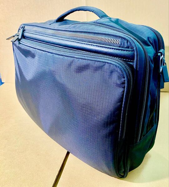 美品 ace エース軽量ショルダー ブラック ビジネスバッグ 型番 :54556サイズ:約ヨコ33 タテ25 マチ101週間