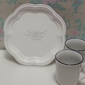 ⑫フランフラン 白いプレートとマグカップ