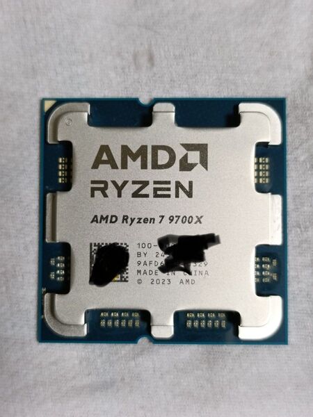 AMD Ryzen 7 9700X バルク品 美品