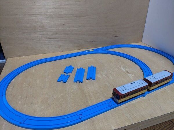 タカラトミー プラレール 京阪 8000系 中間車なし 一周レール付きセット 初心者向け 初めてのプラレールデビューにオススメ