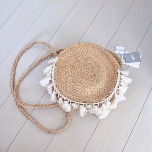 新品 beams カゴバッグ ショルダーバッグ フリンジ付き ベージュ