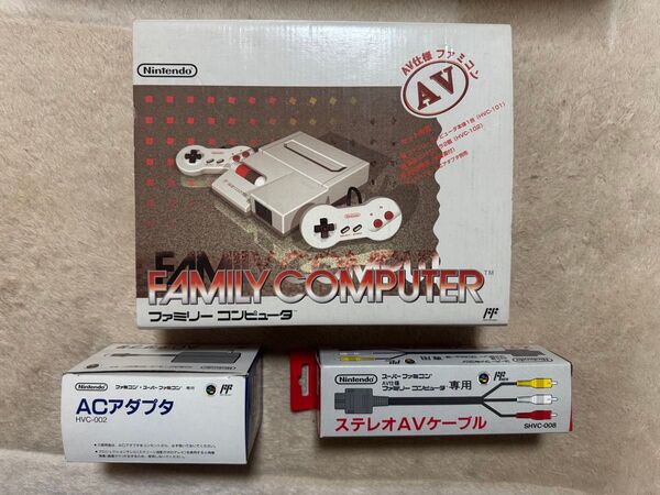 Nintendo ニューファミコン 本体 + ケーブル・アダプタ
