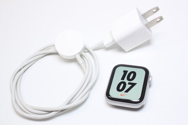 Apple Watch Nike Series 5/GPS/40mm/A2092〈MX3R2J/A〉④