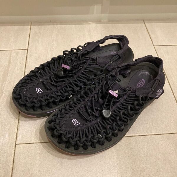 KEEN キーン ユニークサンダル スポーツサンダル X-girlコラボ 黒×紫 23〜23.5くらい アウトドア