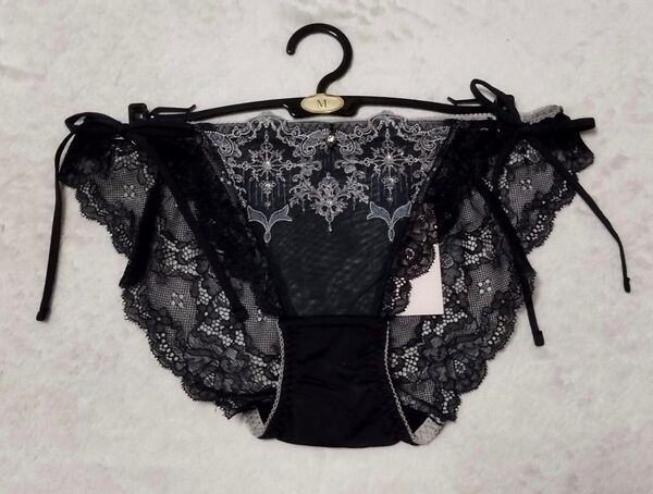 新品 ☆ tutuanna チュチュアンナ ☆ Mサイズ フローズンカテドラル ヒモショーツ パンティ パンツ リボン レース