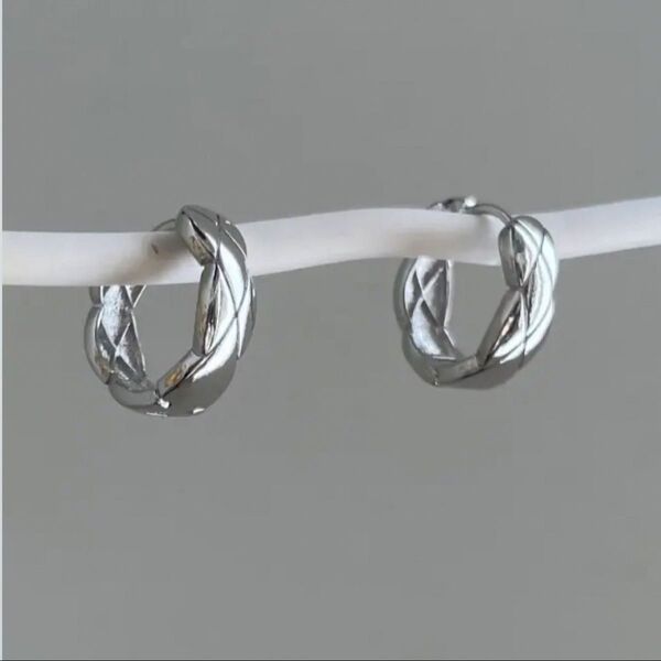 【訳あり特価】キルティング フープピアス K18WGP ホワイトゴールド 18金コート レディース アクセサリー ジュエリー