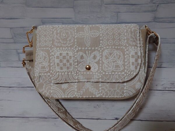 forest tile light beige ミナペルホネン カバーバッグ