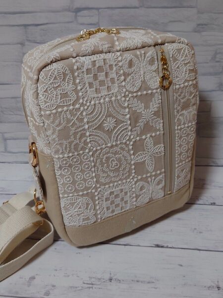 forest tile light beige ミナペルホネン ボディバッグ