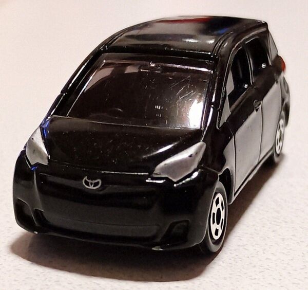 トミカ No.92 ラクティス 2011年 ルース A-1
