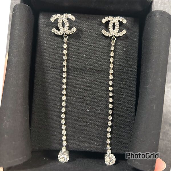 CHANEL ロングピアス