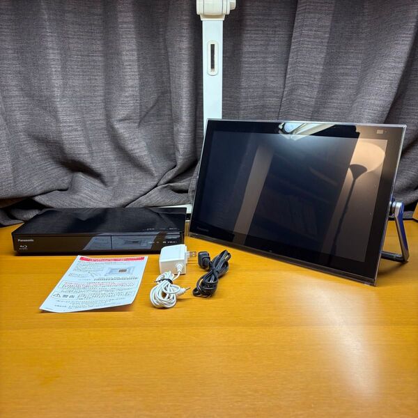 【中古品】Panasonic ポータブルテレビ 15インチUN-15TD6D