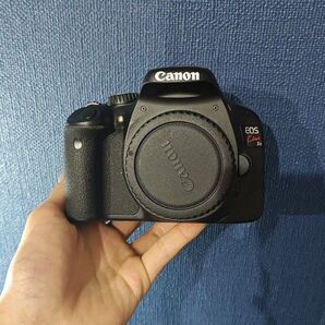 Canon EOS Kiss x4 ボディ 動作美品 バッテリー、充電器付属