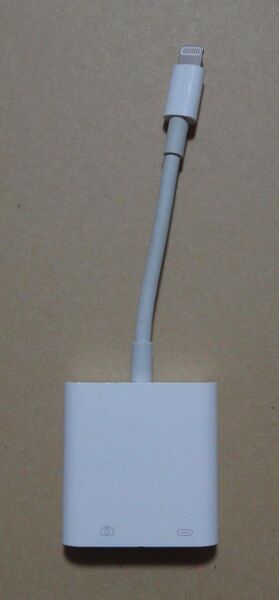 Apple Lightning - USB 3カメラアダプタ MK0W2AM/A A1619