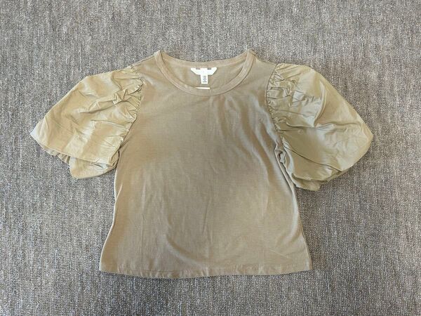 H&M パフスリーブ カットソー ベージュ M 未使用 タグ付 カットソー