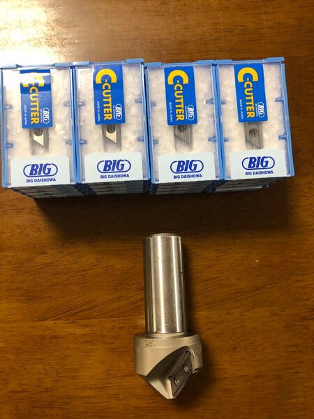 チップ BIG DAISHOWAスローアウェイチップ CW1909A-とST25-C1040CCカッターストレートシャンク