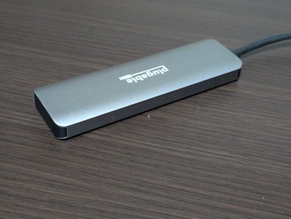 Plugable 4-in-1 マルチポートハブ 100W パススルー充電 4K60Hz