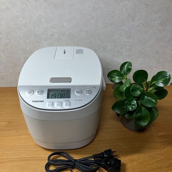 TOSHIBA RC-10HW炊飯器 2025年 製造