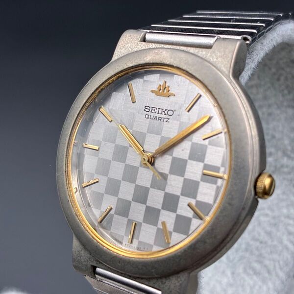 セイコー V701-1K10 ラウンド シルバー クォーツ メンズ 腕時計 SEIKO