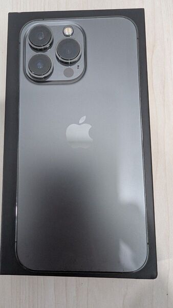 今週末のみ販売iPhone 13pro 256gb バッテリー100% 画面新品 難あり