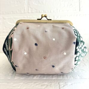 たっぷり収納!水玉刺繍生地とkippis生地のがま口ポーチ