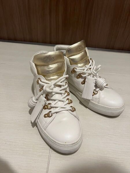 Tods 白ハイカットスニーカー
