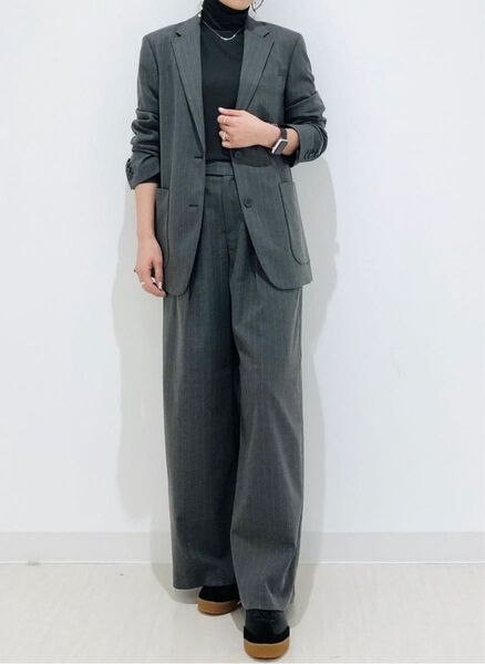 UNIQLO:C タックワイドパンツ/ストライプ グレー スラックス Mサイズ ワイドパンツ
