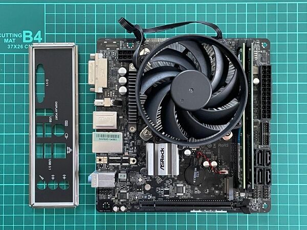 cpu i5 8400 ASRock b360m-itx mini-itx マザーボード ddr4 16gb windows11
