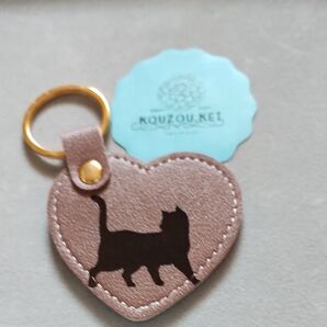 kouzoukei 猫シルエット ハート型 キーホルダー ベージュ系