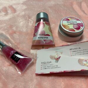ボディクリーム、シャワージェル、リップグロス