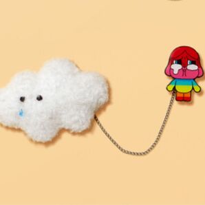 CRYBABY Crying Again シリーズ LOVE IS LOVE ぬいぐるみバッジ【ピース】