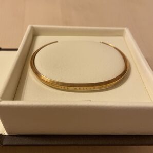 ダニエルウェリントン クラシックバングル ゴールド シルバー