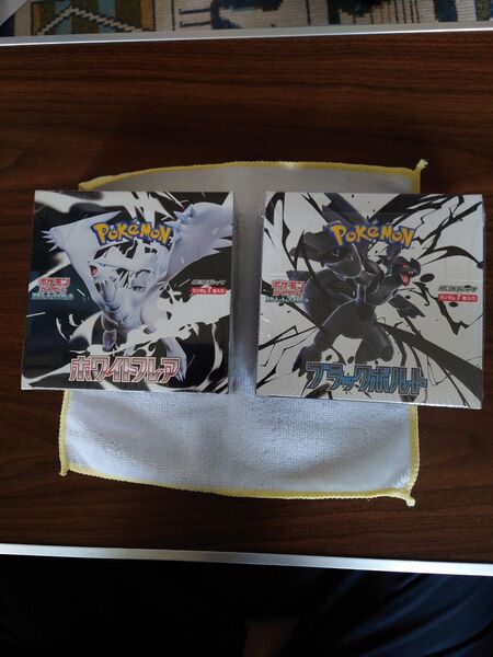 ポケモンカードゲーム スカーレット& バイオレット 拡張パックブラックボルト ホワイトフレア1boxシュリンク付き