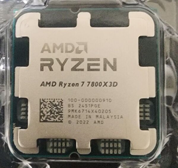 AMD Ryzen 7 7800X3D バルク品