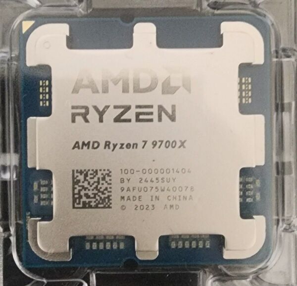 AMD Ryzen7 9700X バルク品