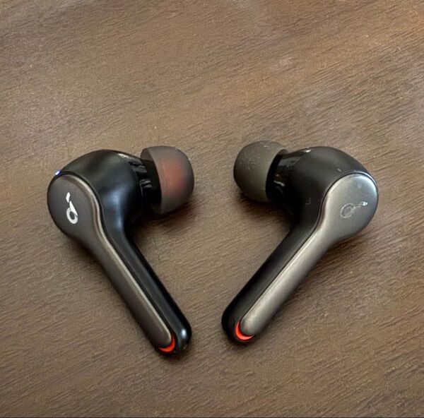 Anker Soundcore Liberty Air2イヤホン 汚れ傷がない状態です。イヤホン問題なく使えます。ケースが無いです