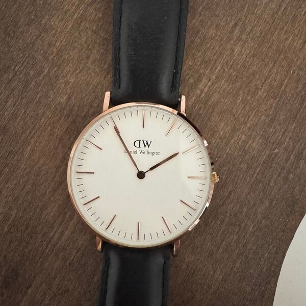 Daniel Wellington ダニエルウェリントン 腕時計 ブラック レザー