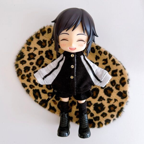 ★オビツ11 ねんどろいどどーる 服 パーカー スエット 黒 ドール服