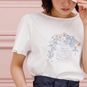 美品 クチュールブローチ Tシャツ